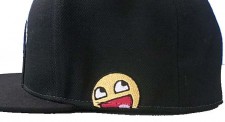 Awesome Emoticon Cap mit kleinem Awesome Smiley Face bestickt 