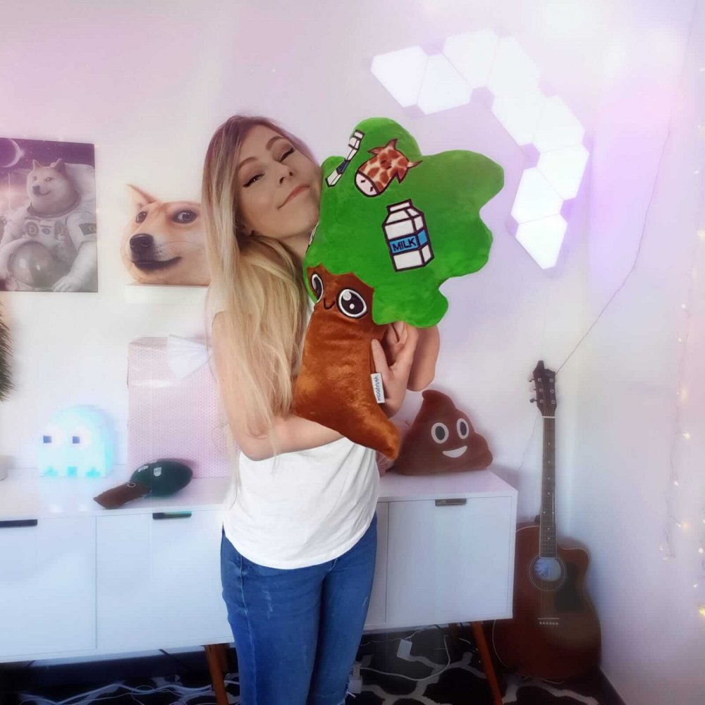 Milschbaum Streamer Girl Pupskuss