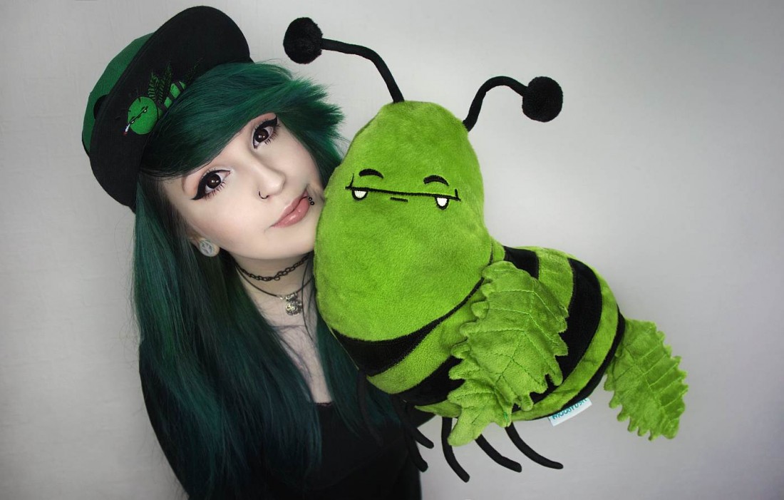 Canna Bee Pillow Scene Girl Cute